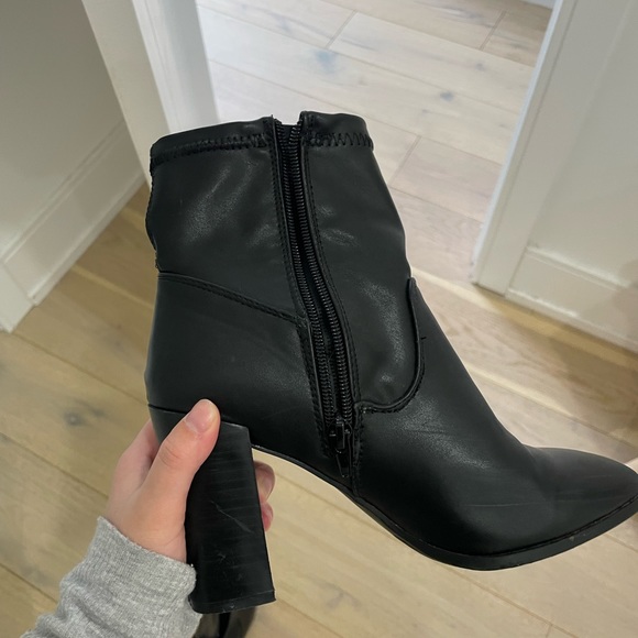 BLACK HEELED SOCK BOOTS - Picture 4 of 4